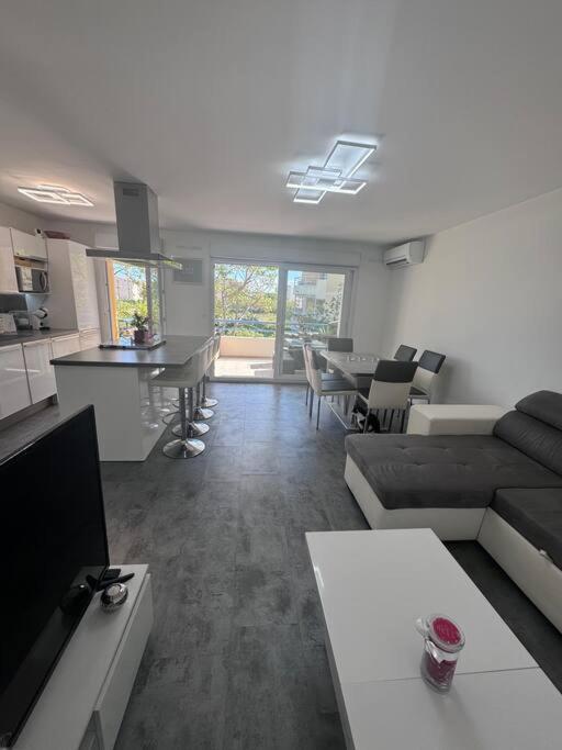 Spacieux T2 - Grande Terrasse Fréjus